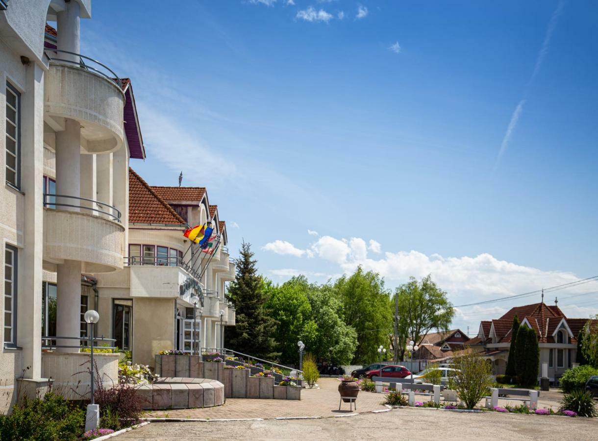 Hotel Castel Сфынту-Георге Экстерьер фото