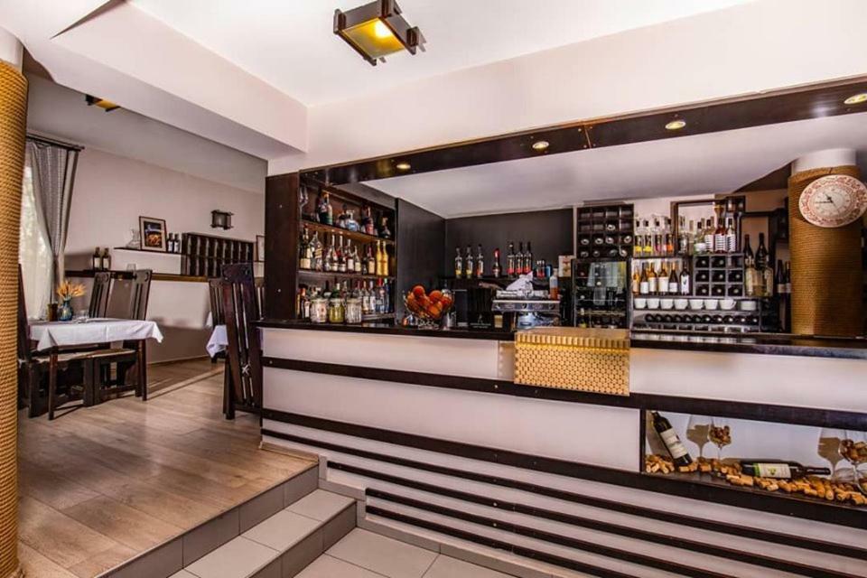 Hotel Castel Сфынту-Георге Экстерьер фото
